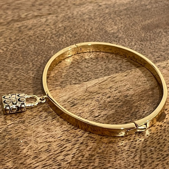 COACH - Quilted Padlock Bangle - Picture 4 of 6